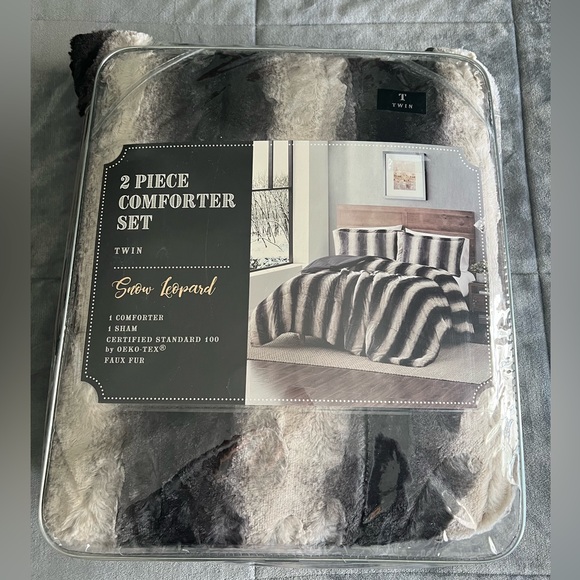Snow Leopard Faux fur 2 Piece Twin Comforter Set. NWT. - Picture 10 of 11
